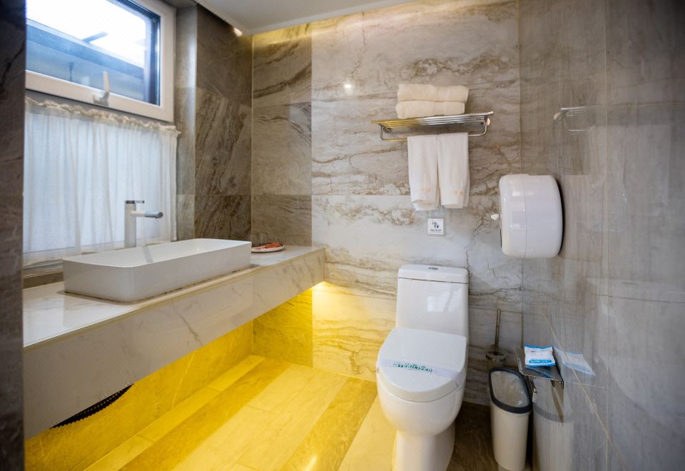 Fengcheng No.12 CourtyardQueen Room With Garden View