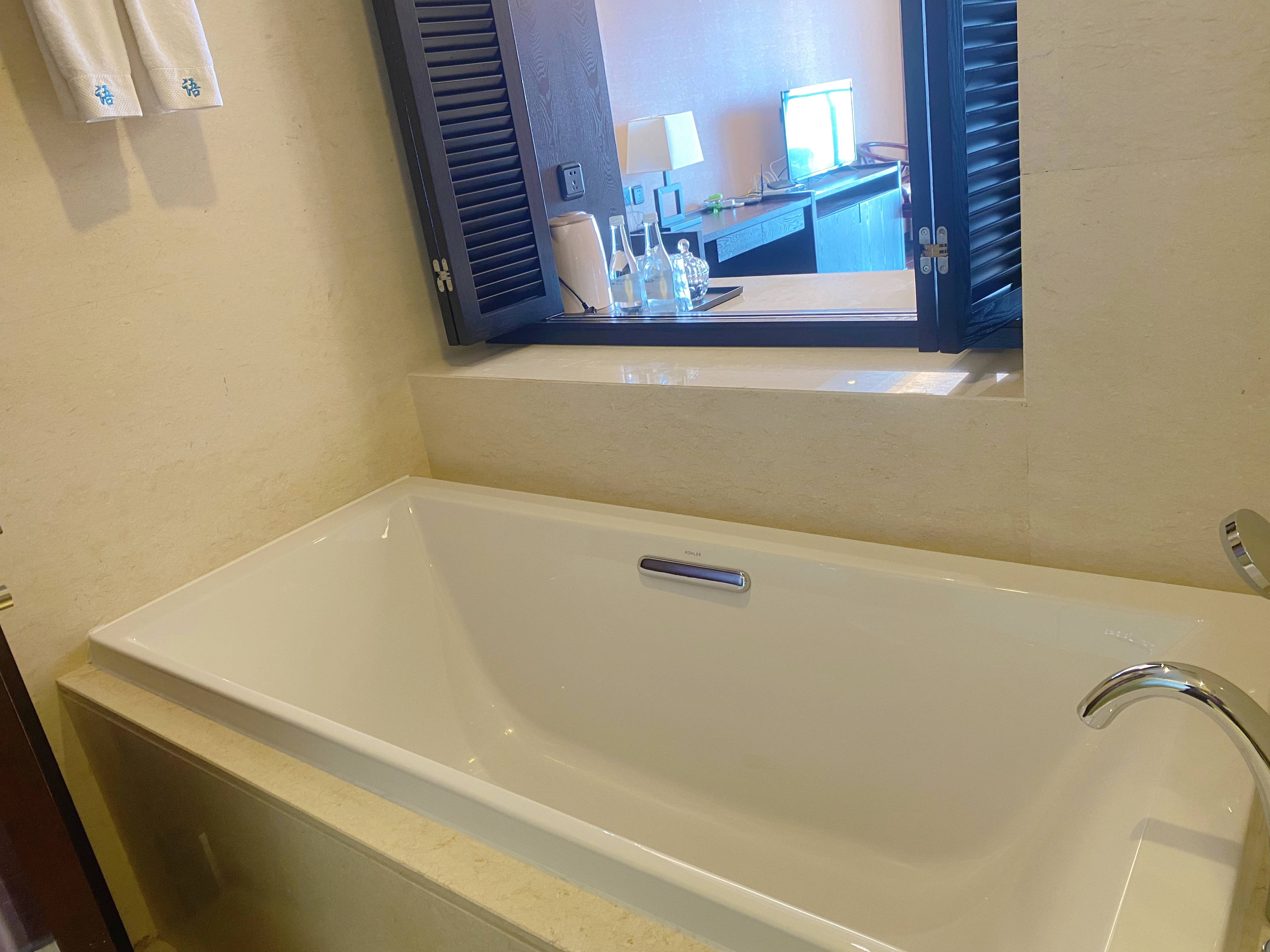 暮云·正湖景露台双床房