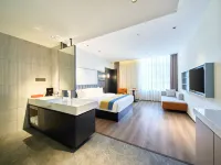 Wuduo Lanyue Hotel (Baoding Military Academy Square Hebei University Store)