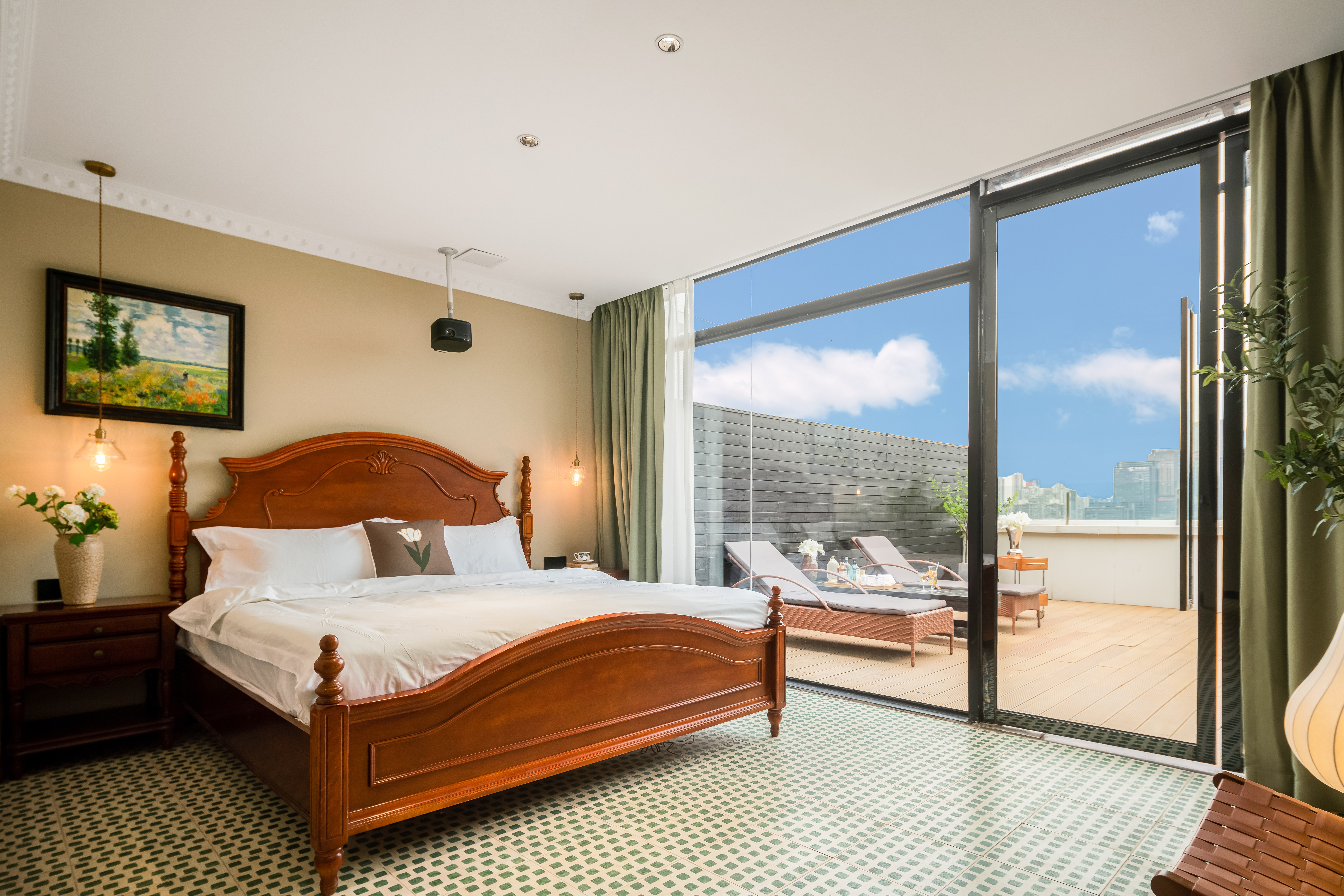 云端露台丨至尊全江景大床房