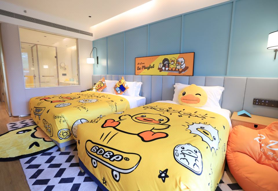 小黃鴨親子房（智能客控+MINI吧+天然乳膠枕）