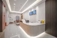 Leman Hotel (Leshan Zhanggong Bridge Gourmet Street)