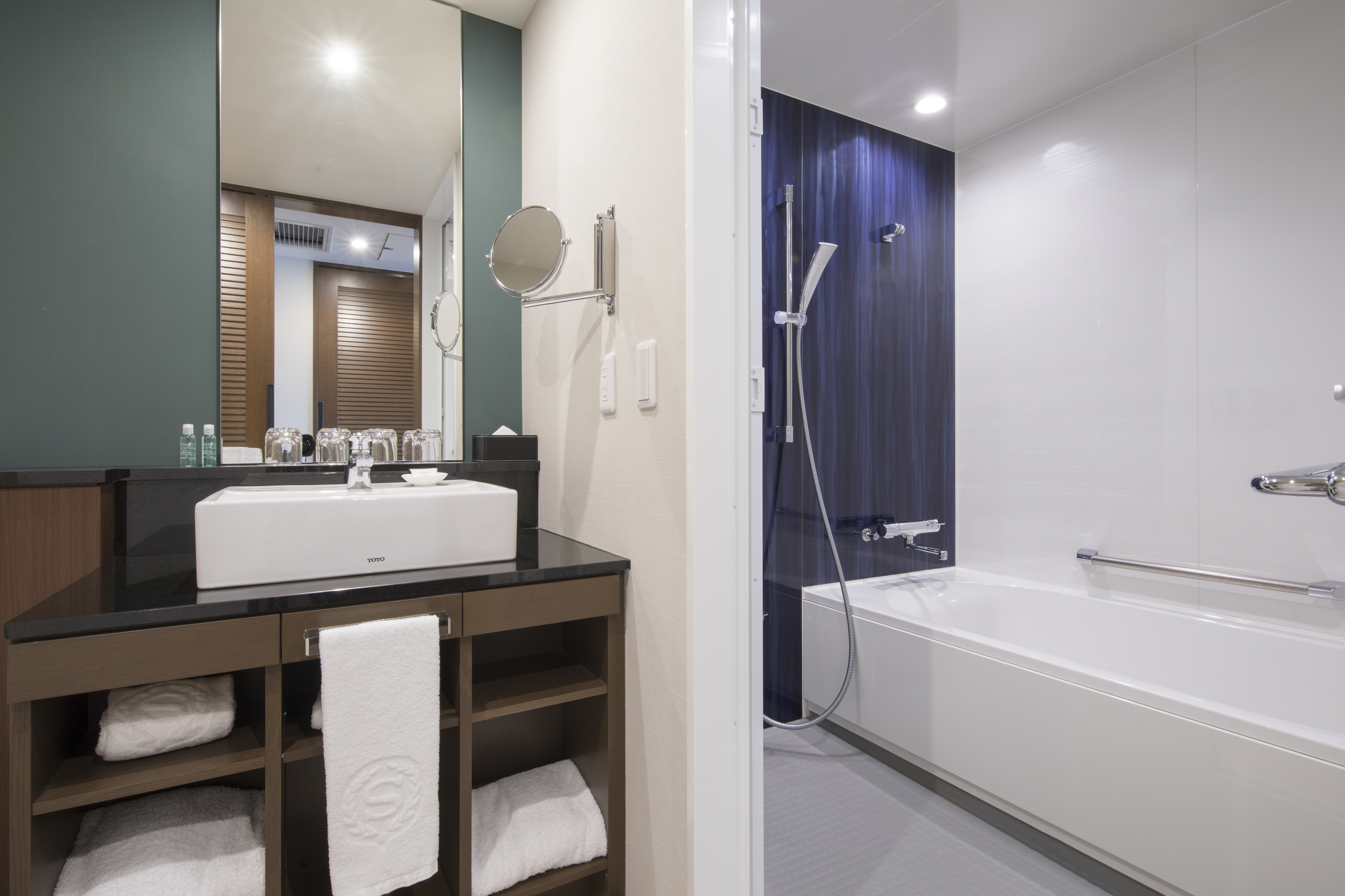 公园翼四张床房