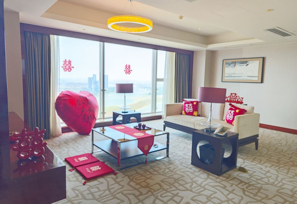 Swiss Grand NanchangWu Jia You Xi River-View Duplex Suite