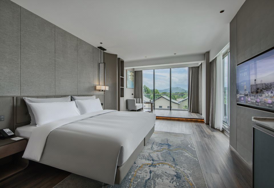 Big Bed Room With Sunset View
