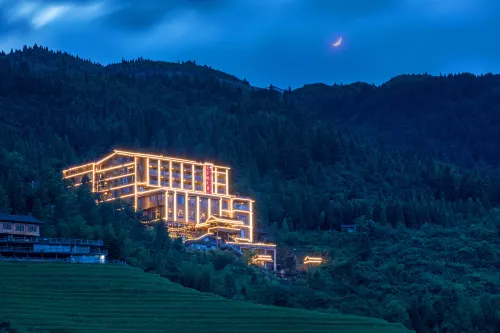 Quanjinglou Homestay (Longji Terraced Field Viewing Platform)