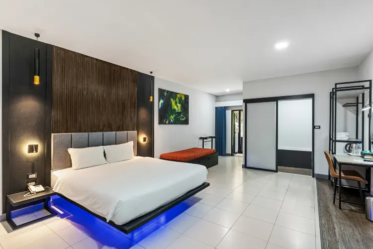 ห้องดีลักซ์เตียงใหญ่หรือเตียงแฝดพร้อมวิวสวน