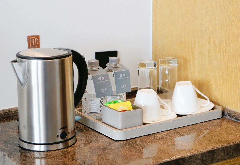 琥珀客房（斯林百兰床垫+空气净化器+360°旋转电视）