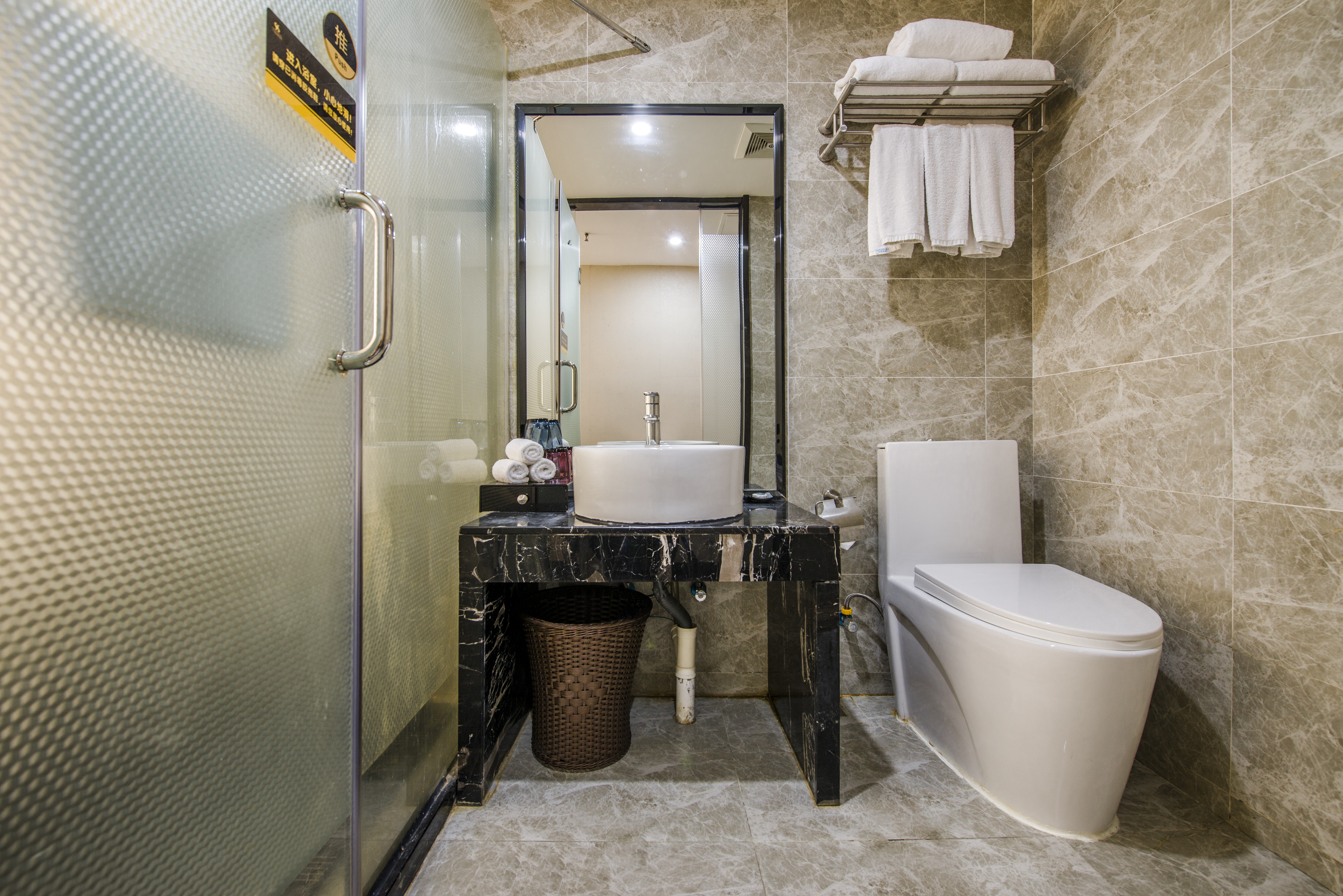 夢百合0壓-活力豪華雙床房