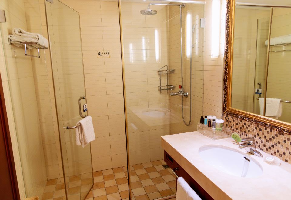 Hua Bin International HotelMisty Double Bed Room (Closed Window)