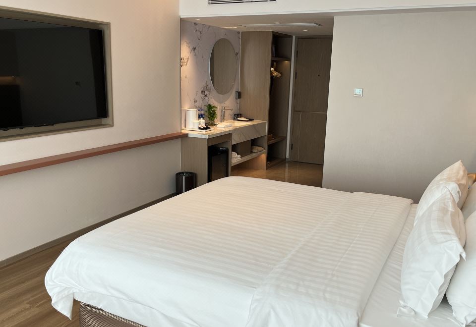 行政轻奢湖景大床房●紫金映湖●森林氧吧