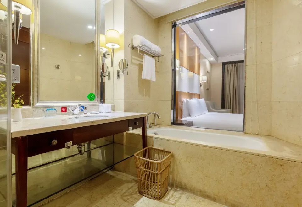 S&N Grand Hotel ChaohuSuperior Garden-view Queen Room