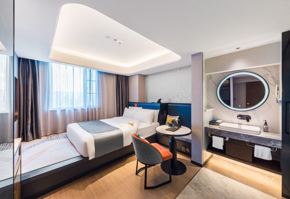 高级大床房（投屏+冰箱）