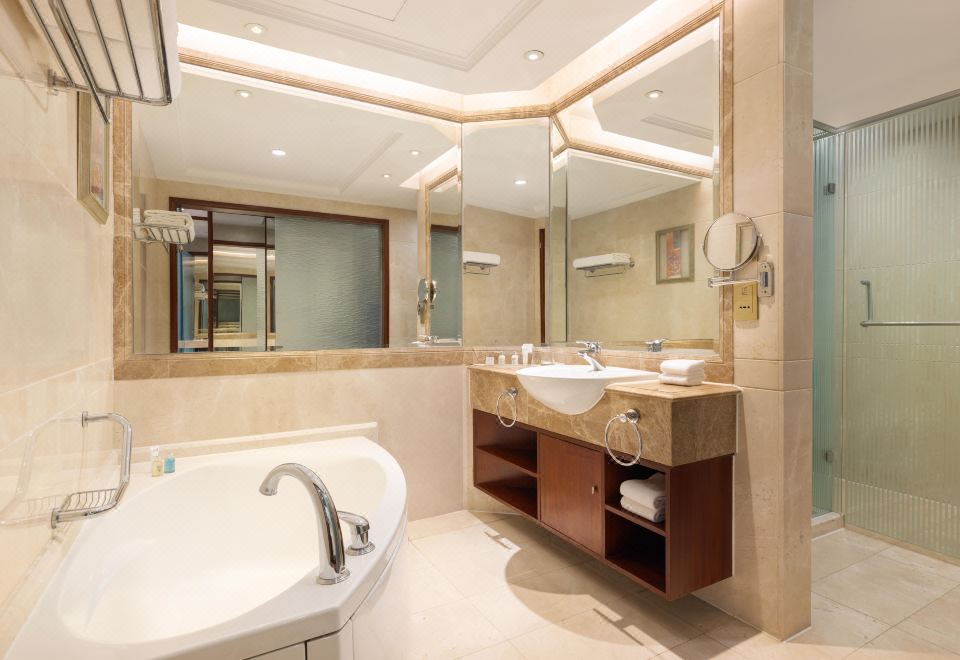 城景楼豪华套房大床