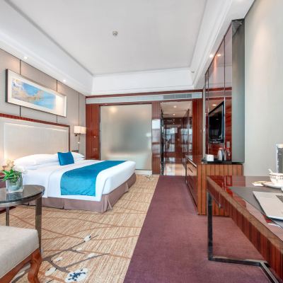 行政大床房（度假+舒適入眠+浴缸浴袍） 江門江海碧桂園鳳凰酒店優惠