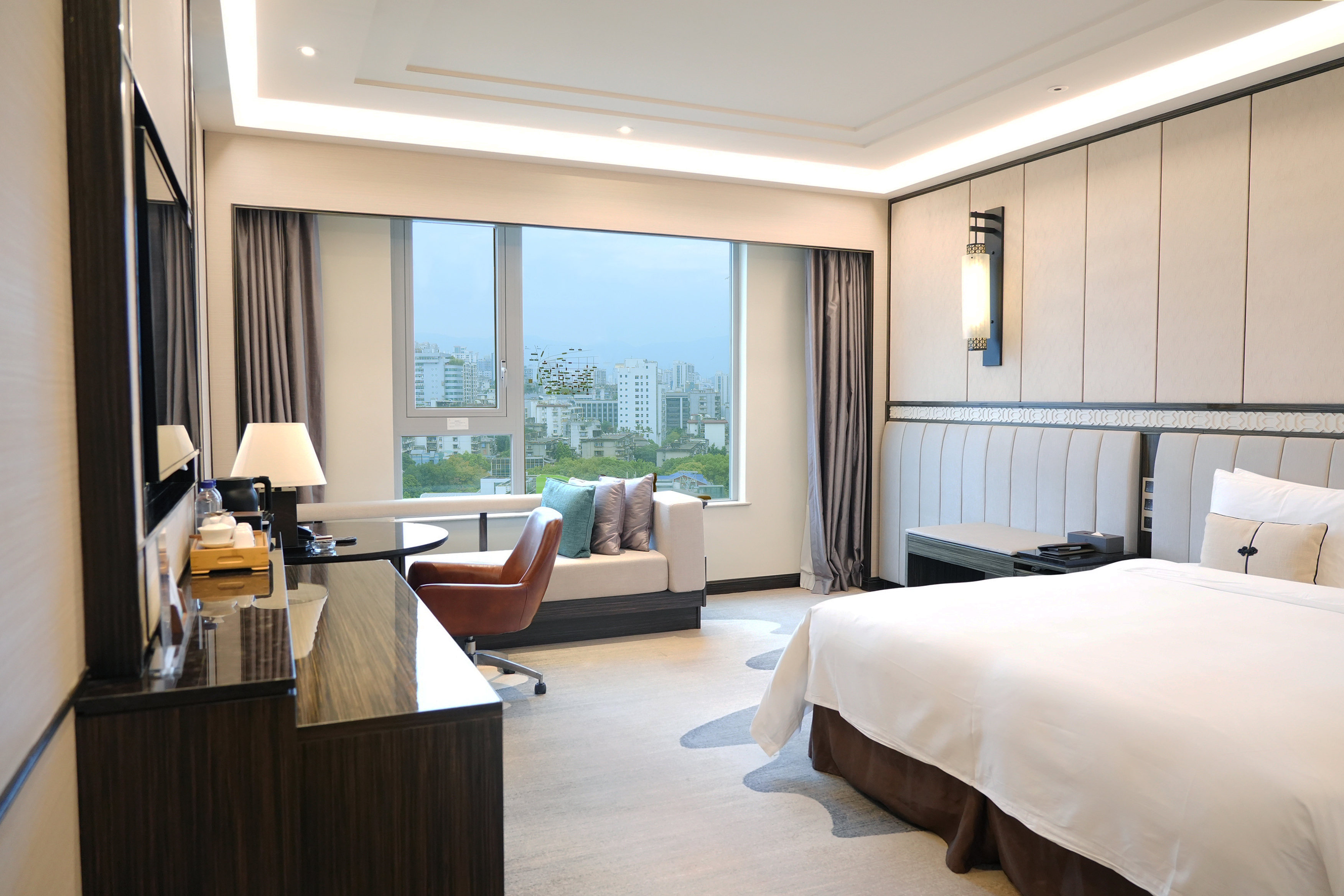 豪华城景大床房