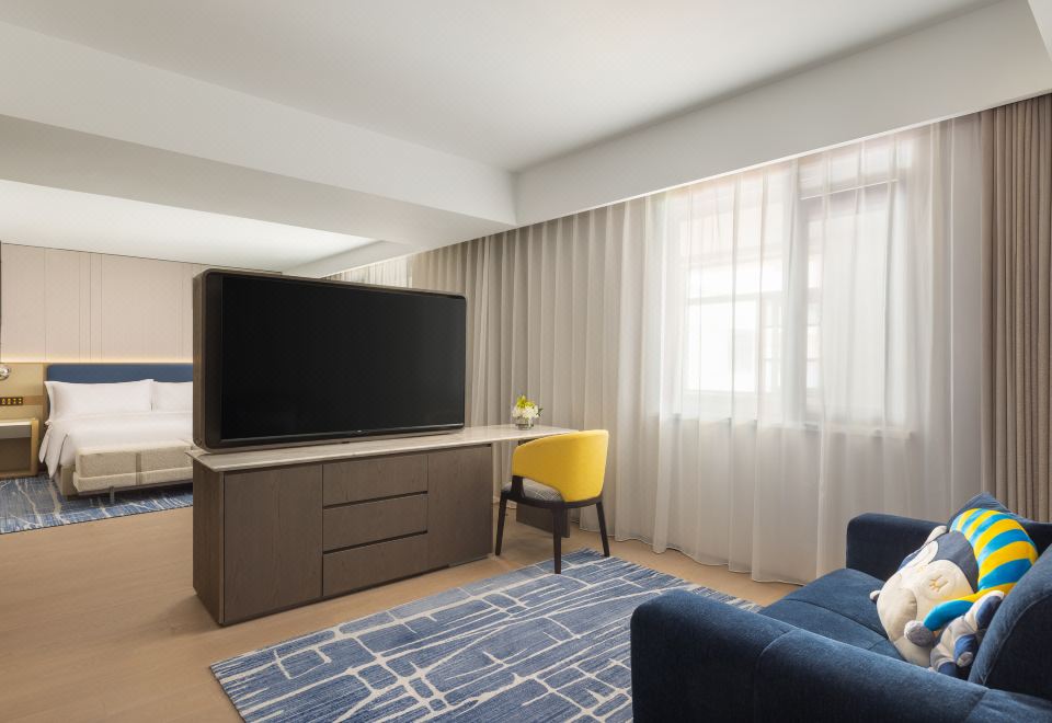 1 King Suite