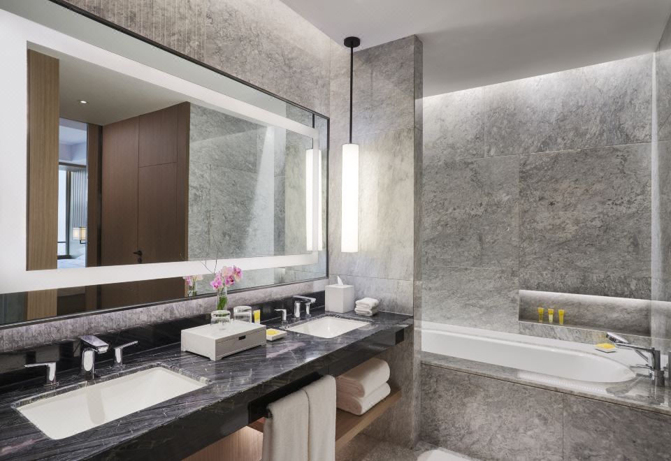 Suning Galaxy International Hotel Xuzhou1 King Bed Lake View Premium With Club Access