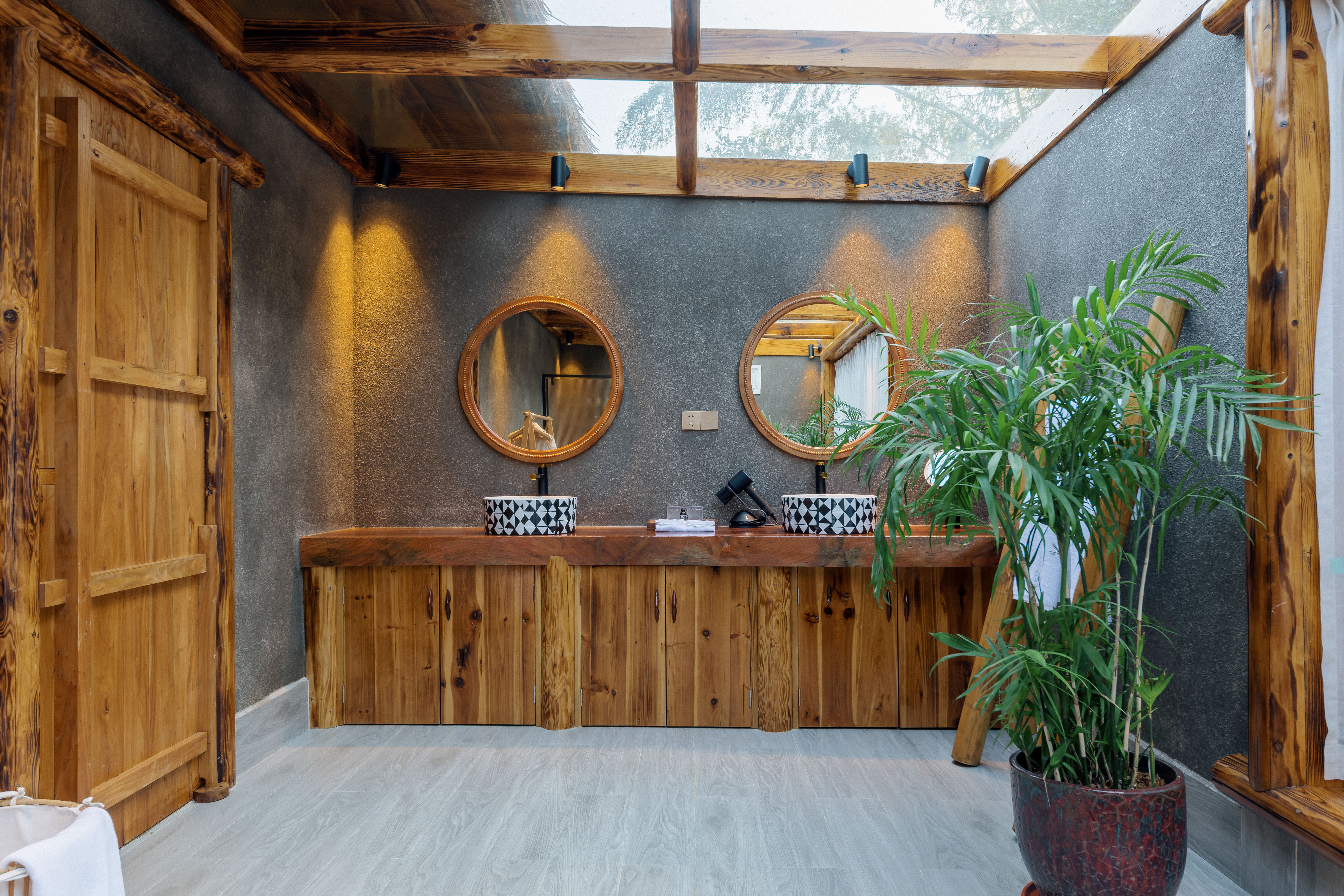 轻奢阳光壁炉大床房