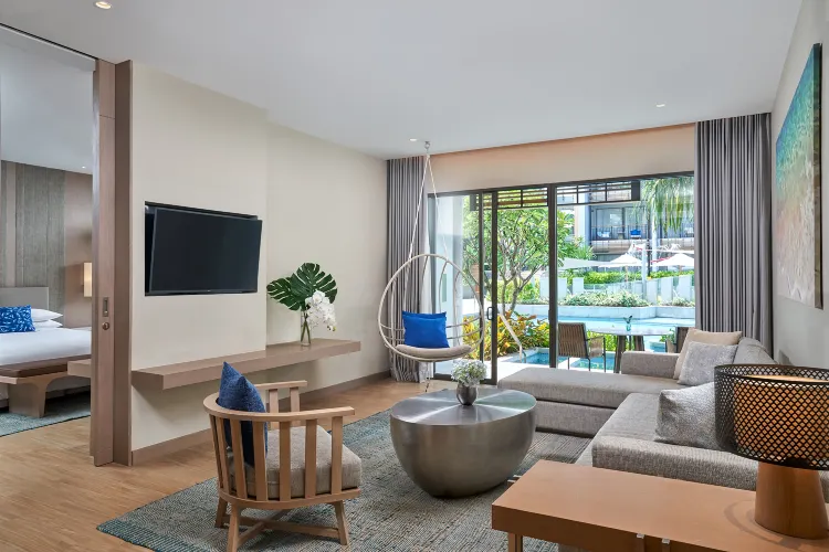 1 Bedroom Suite, King or 1 Twins bunk, Poolside view, Pool access, Balcony