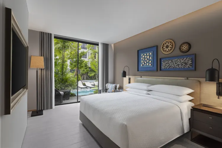 ห้องติดสระว่ายน้ำ เตียงคิง