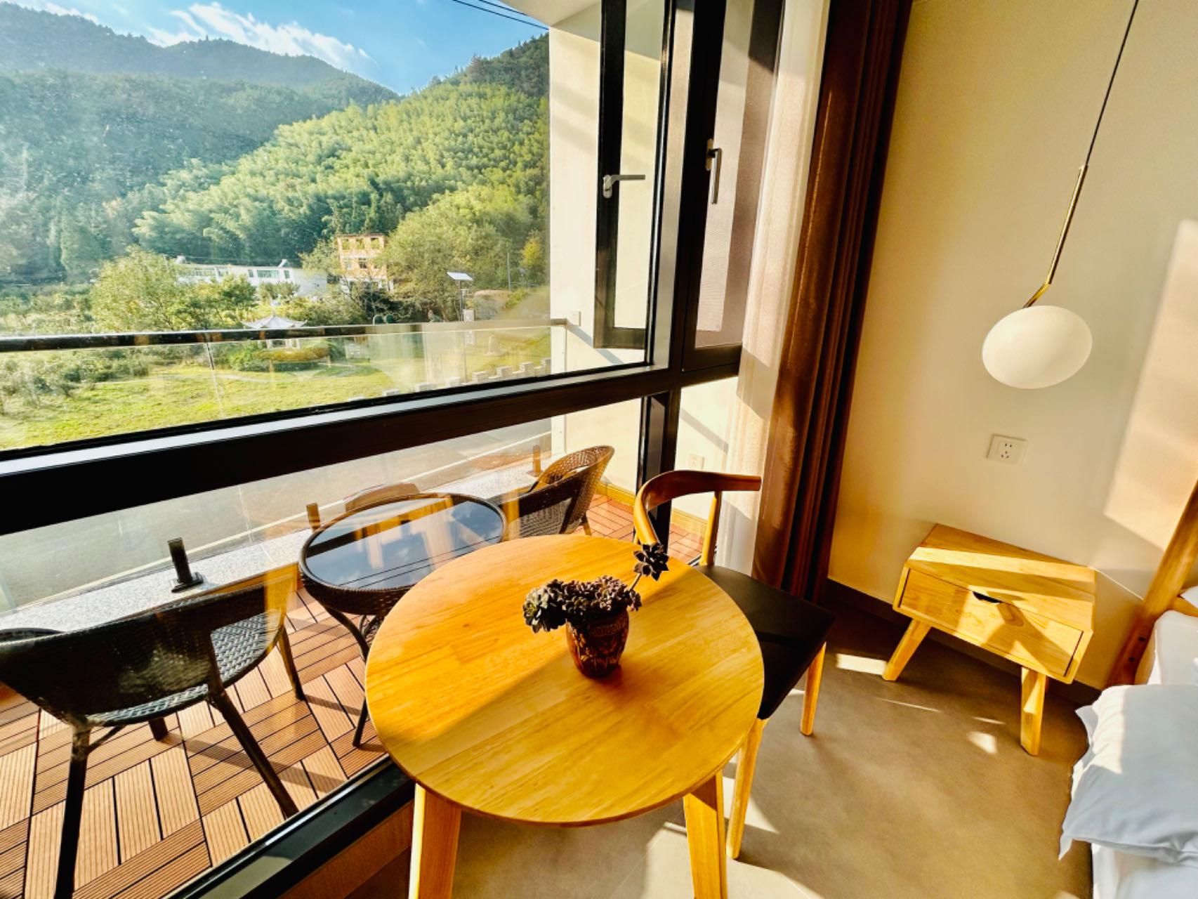 纤凝·观景大床房（独立阳台）