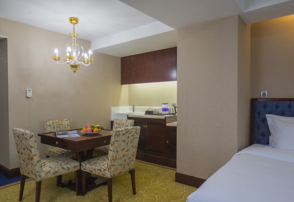 Changsha Muyi H Hotel4-person Suite