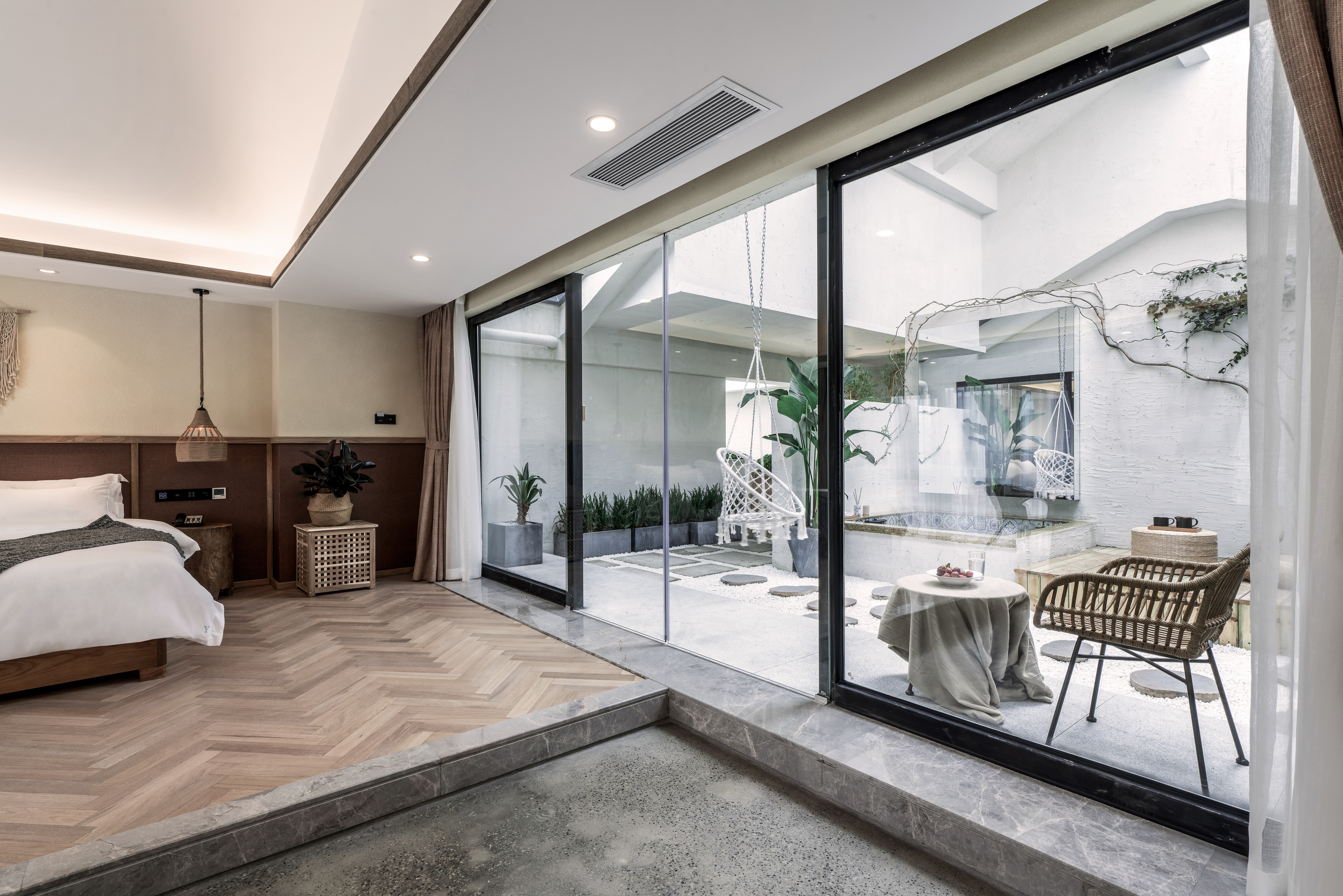 豪华花园泡池套房