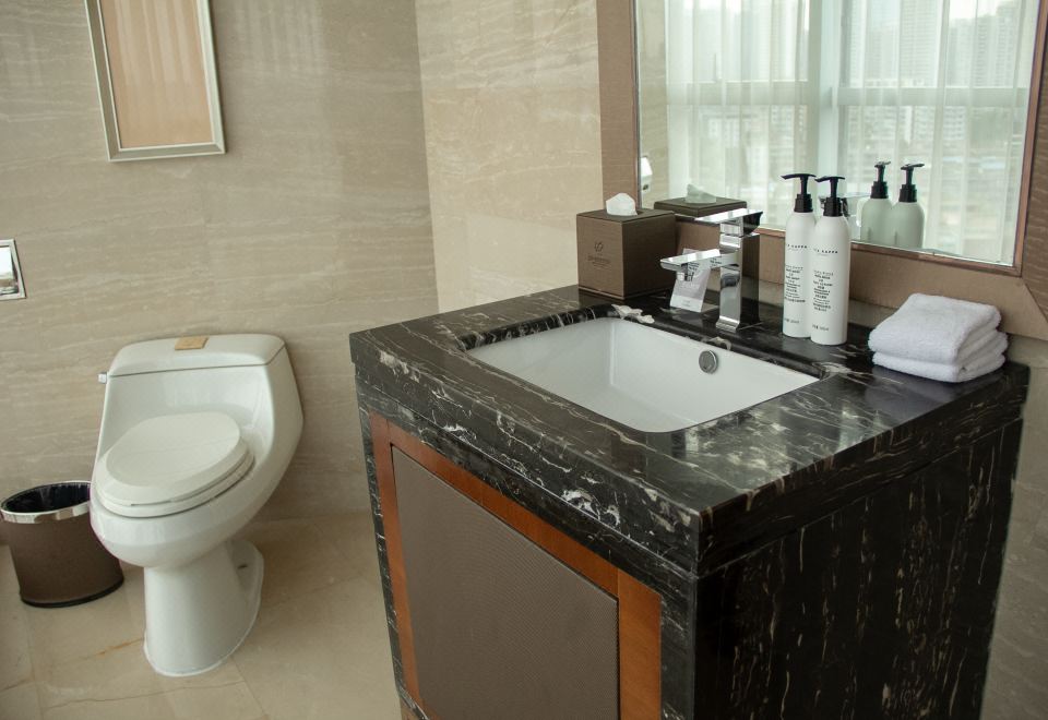 Rising Butterfly Hotel, Chengdu TaiKoo LiSuperior Deluxe Double Bed Room With Smart TV, Air Purifier & AccaKappa Toiletries