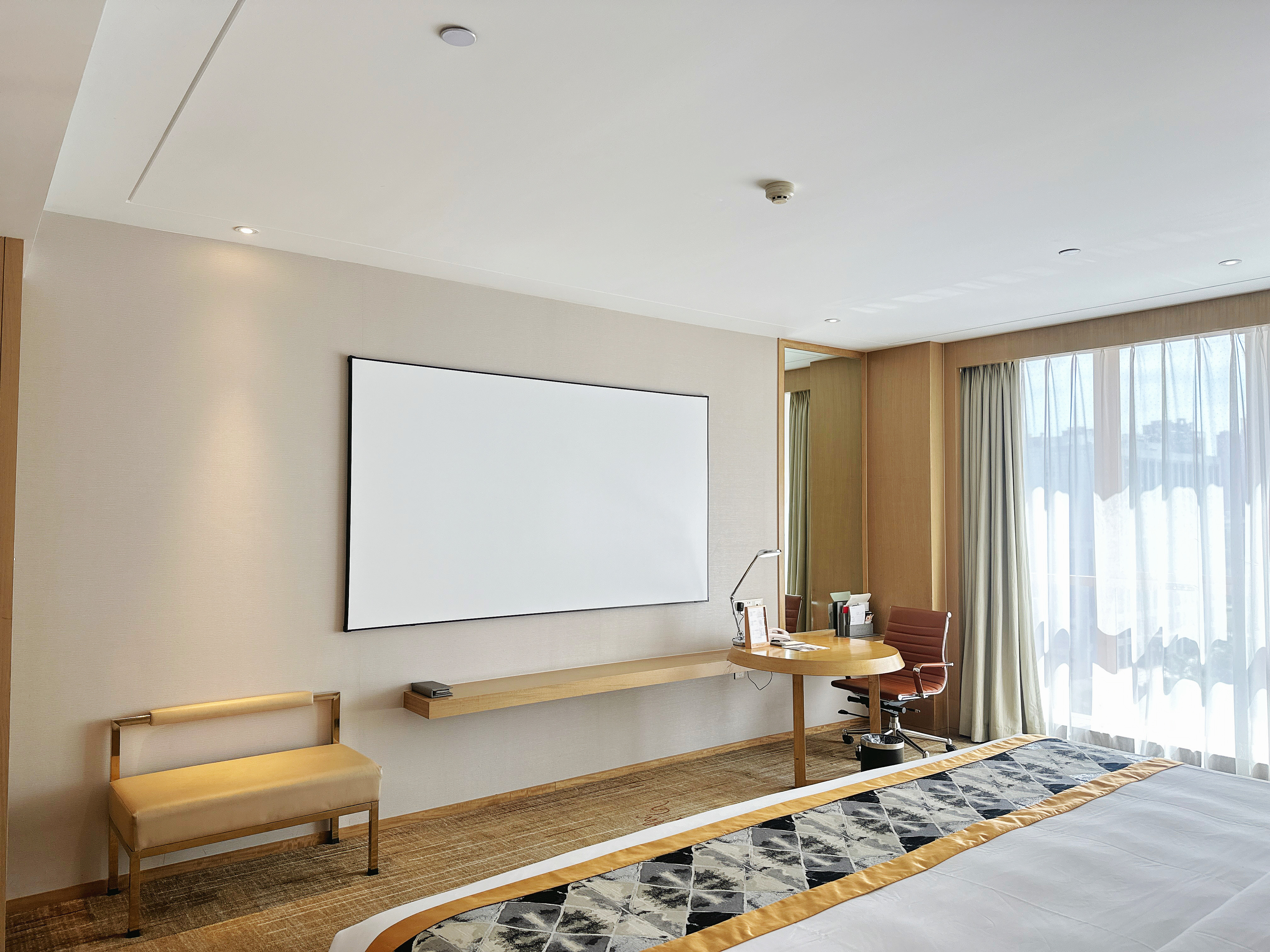 沉浸觀影?影音大床房|巨幕觀影|影視會員