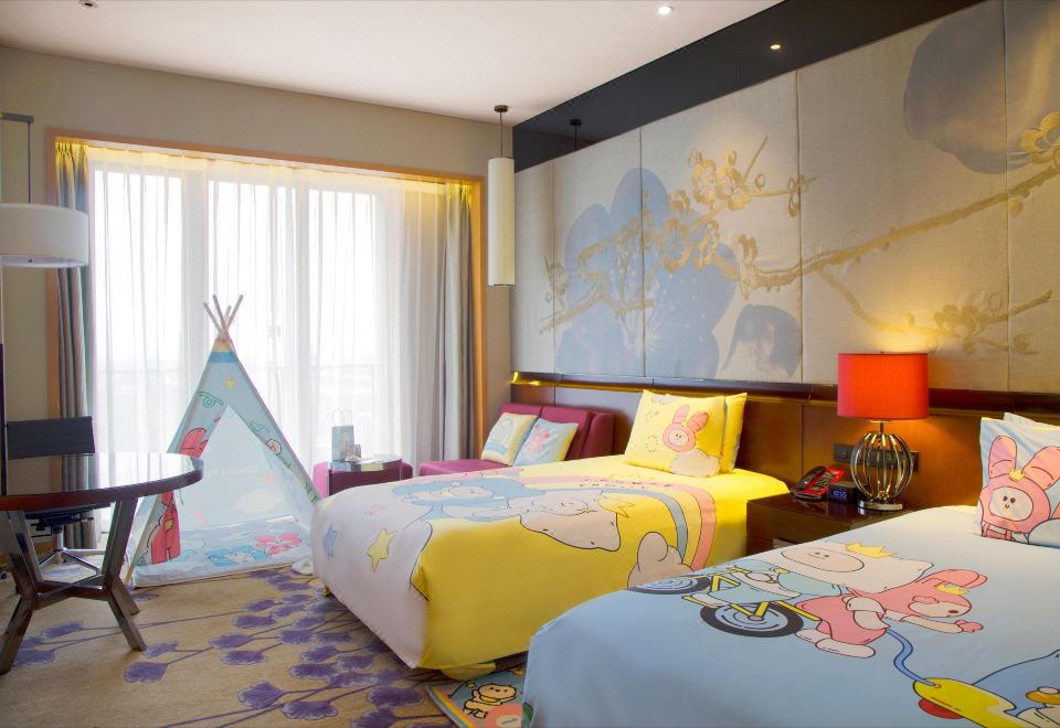 Crowne Plaza Chengdu WestFamily Room