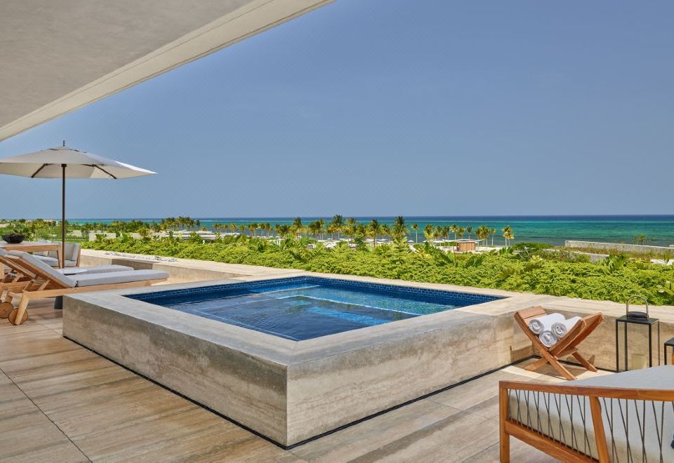 2 卧室總統套房， 卧室1:1張特大床 ， 卧室2:2張大床， 海景， 轉角房， 水池