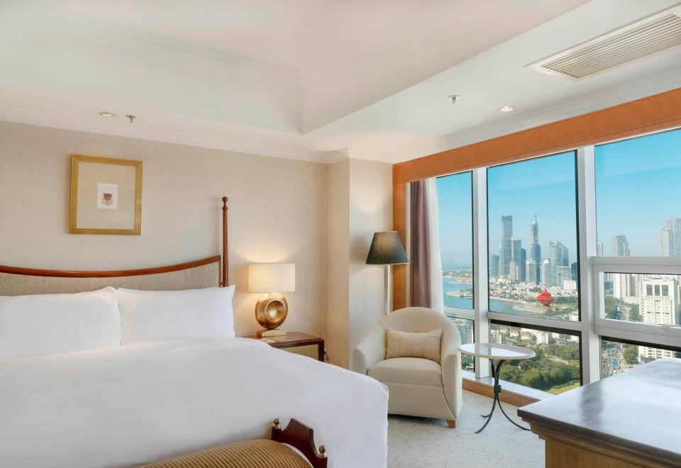 Crowne Plaza QingdaoExecutive Suite - Sea-View