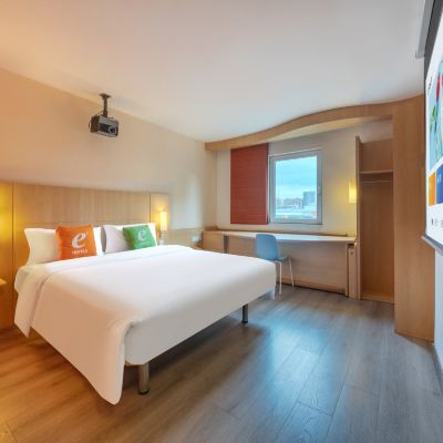 影夢空間.大床房【100寸巨幕影音】 東莞清溪宜悅居飯店優惠