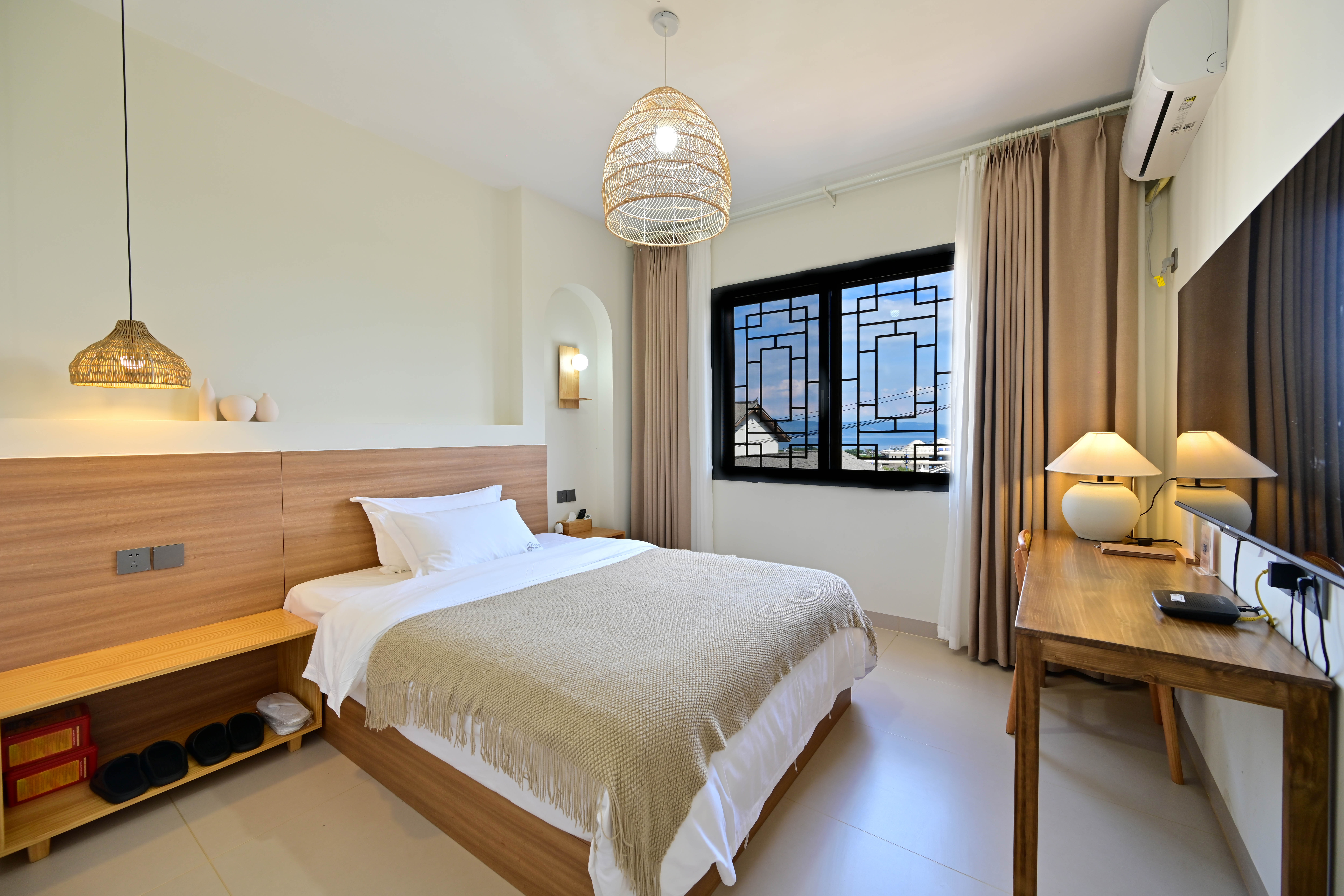 湖景阳台双床房