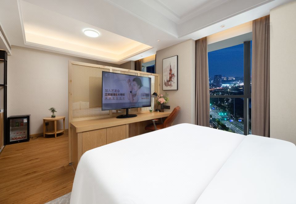 Queen Room With Lake View