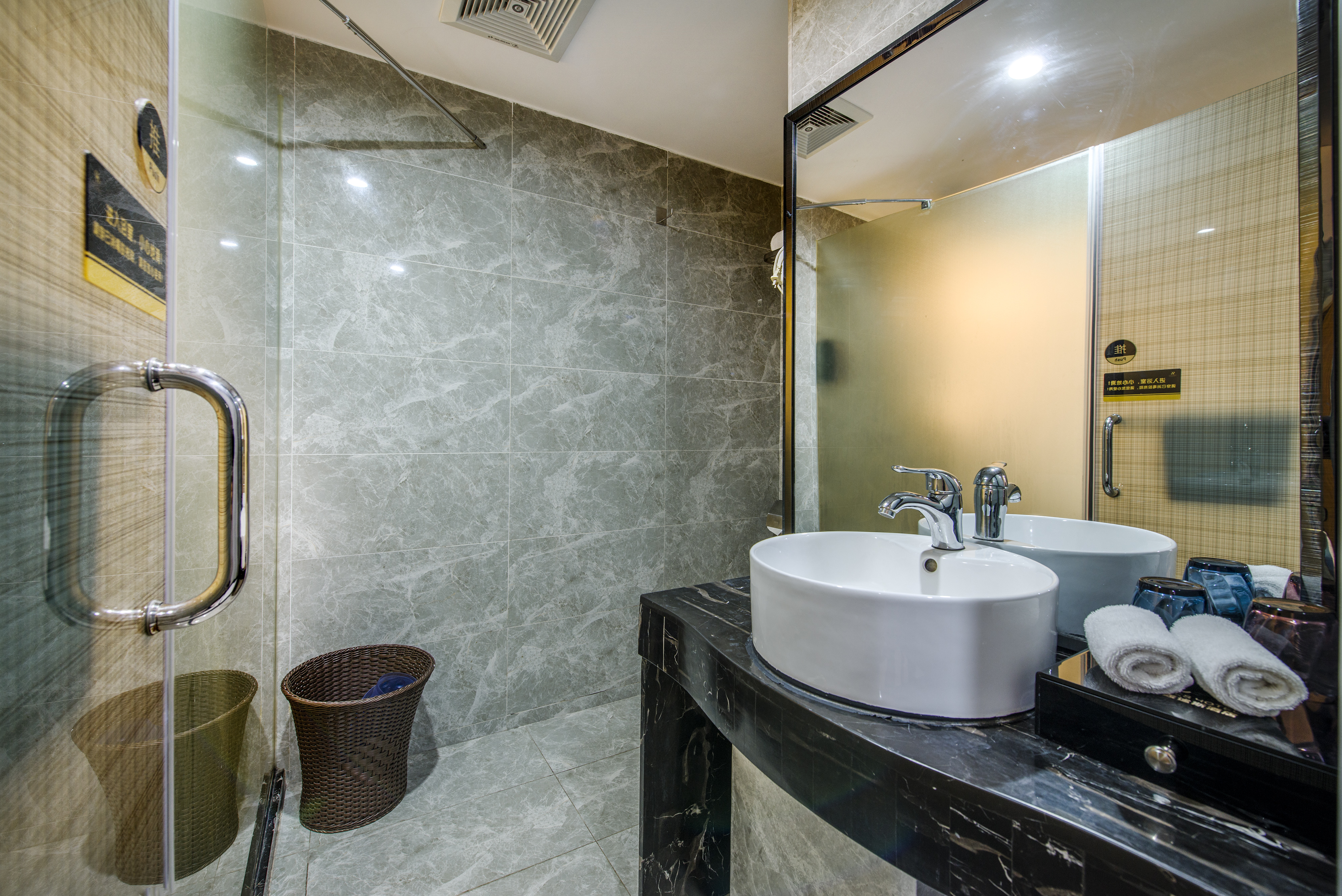 夢百合0壓-活力豪華雙床房