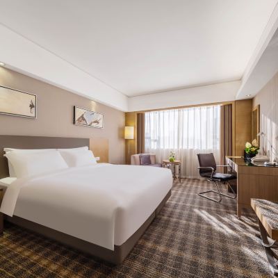 高級大床房 深圳中航城格蘭雲天大酒店優惠
