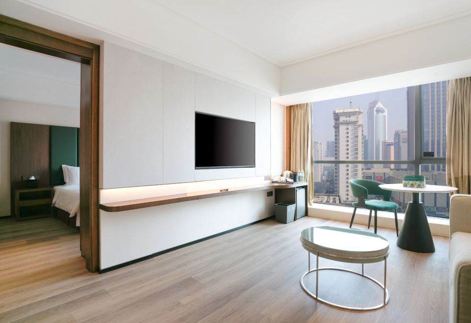 假日高级套房-超大床