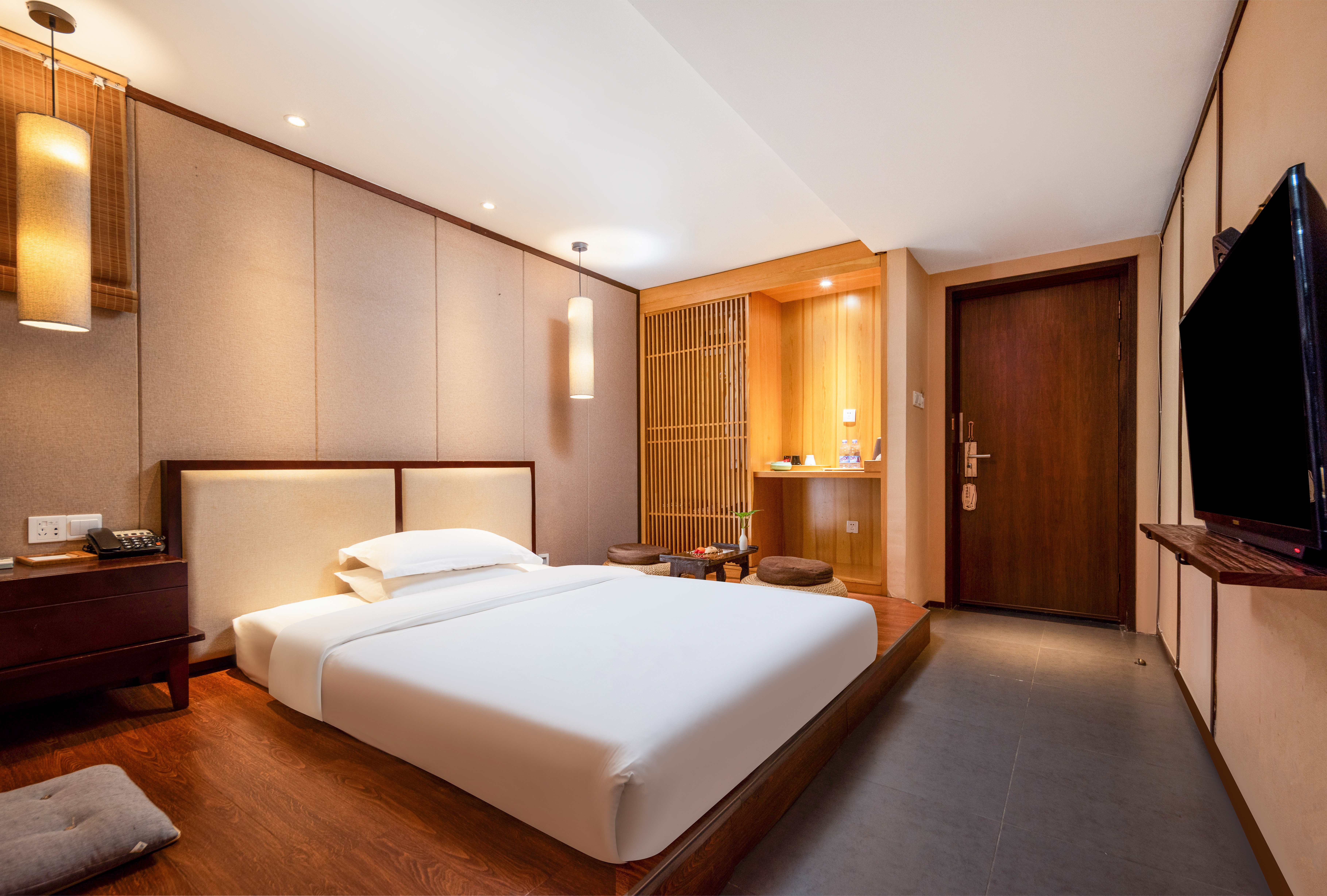 禅居大床房（顶喷花洒＋智能电视投屏＋商务休闲空间）