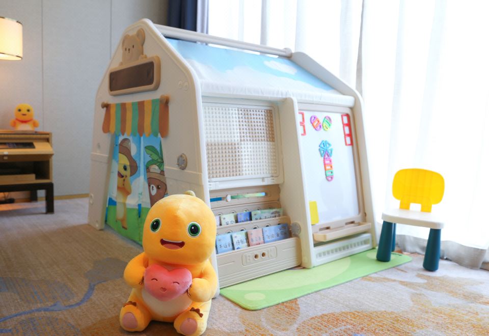 奶龙主题家庭连通房