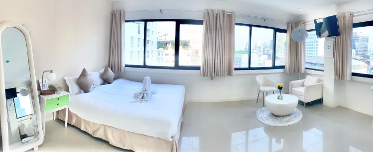 ห้องดีลักซ์ เตียงใหญ่ 1 เตียง