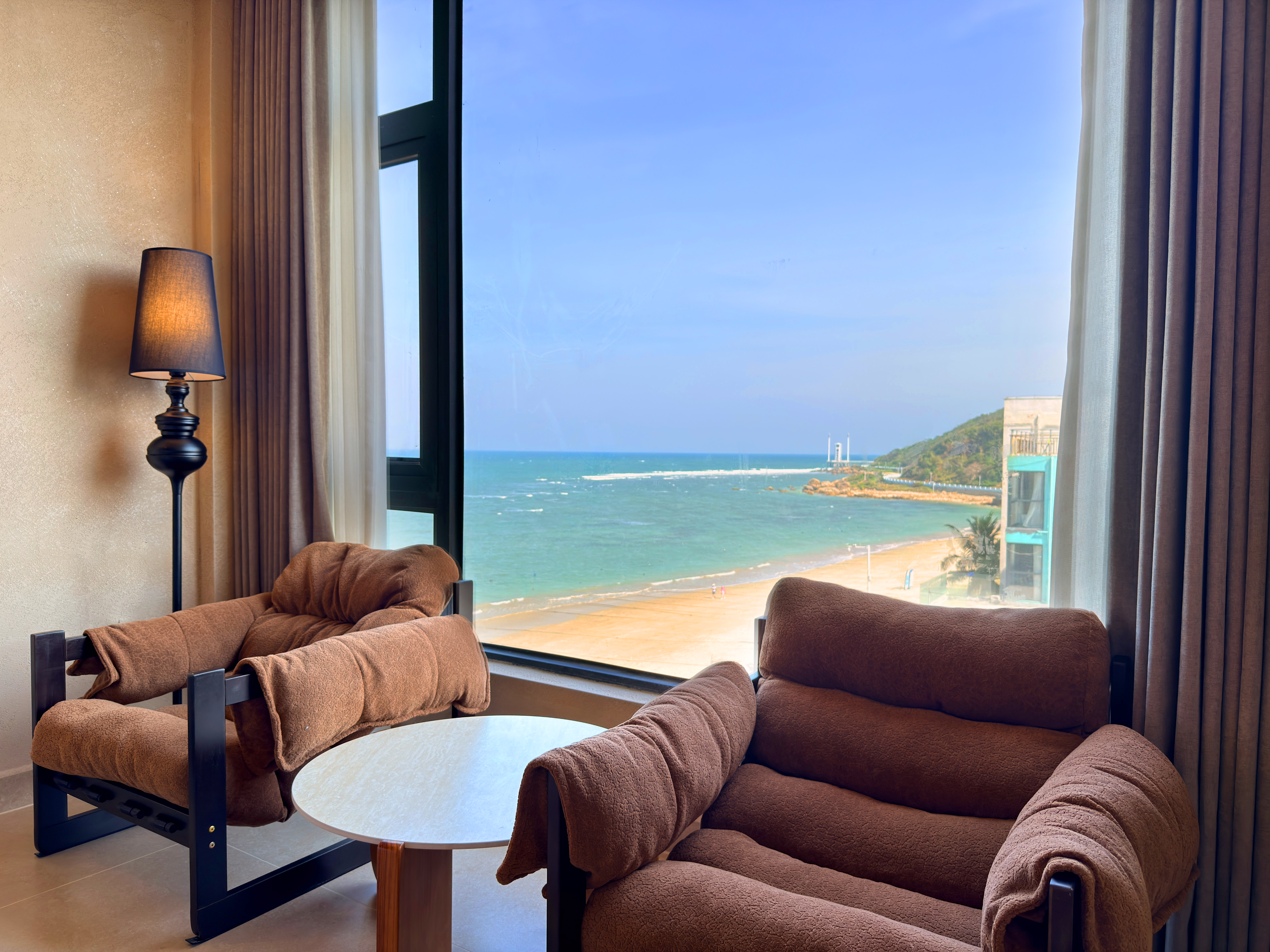 观海-侧海景大窗舒适大床房