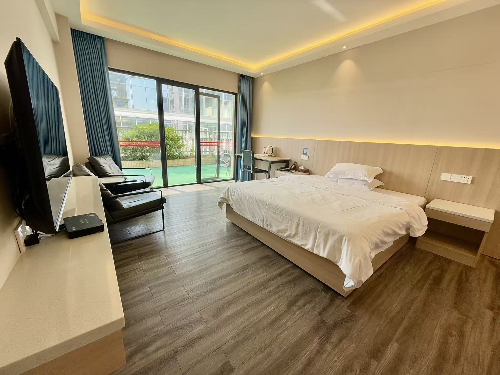 豪华露台景观大床房（独立烘乾机）