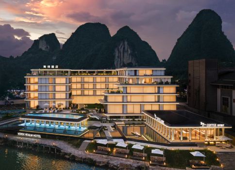 Qingjing · Verde Realm (Yangshuo Ten-Mile Gallery Yulong River)