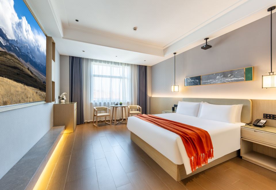 丹枫 | 影院大床房（深睡床品+120寸巨幕投影）