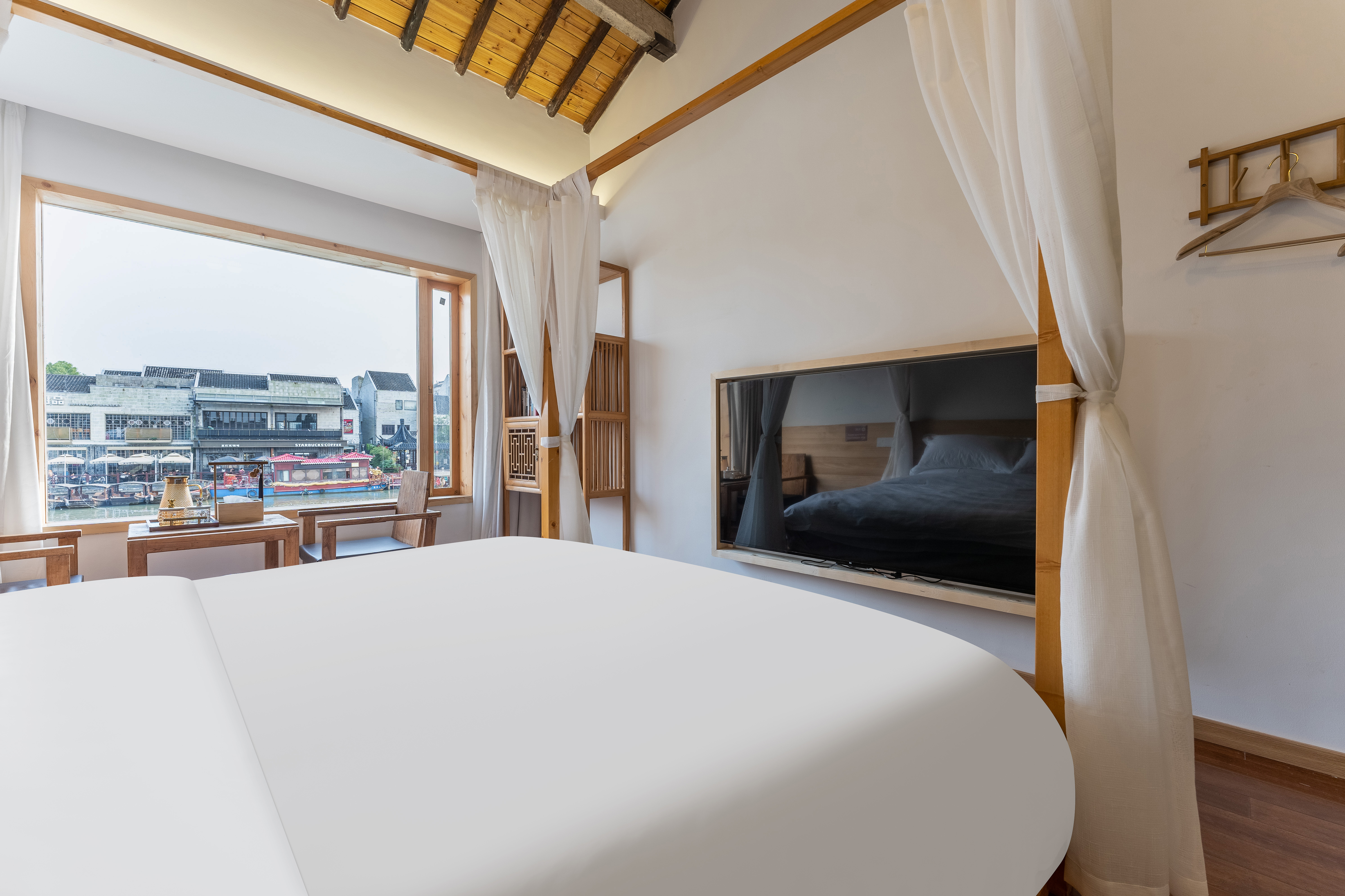 东井·大床房丨小冰箱+观景茶台+古桥河景