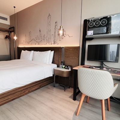 逸扉電競大床房（電競電腦+智能語音+沉浸式開黑） 深圳南山科技園逸扉飯店優惠