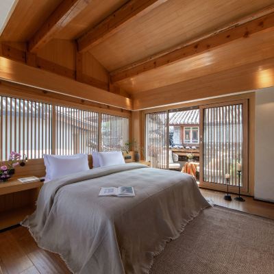 韓青冬|山也-露台大床房 麗江雲見棲舍客棧優惠