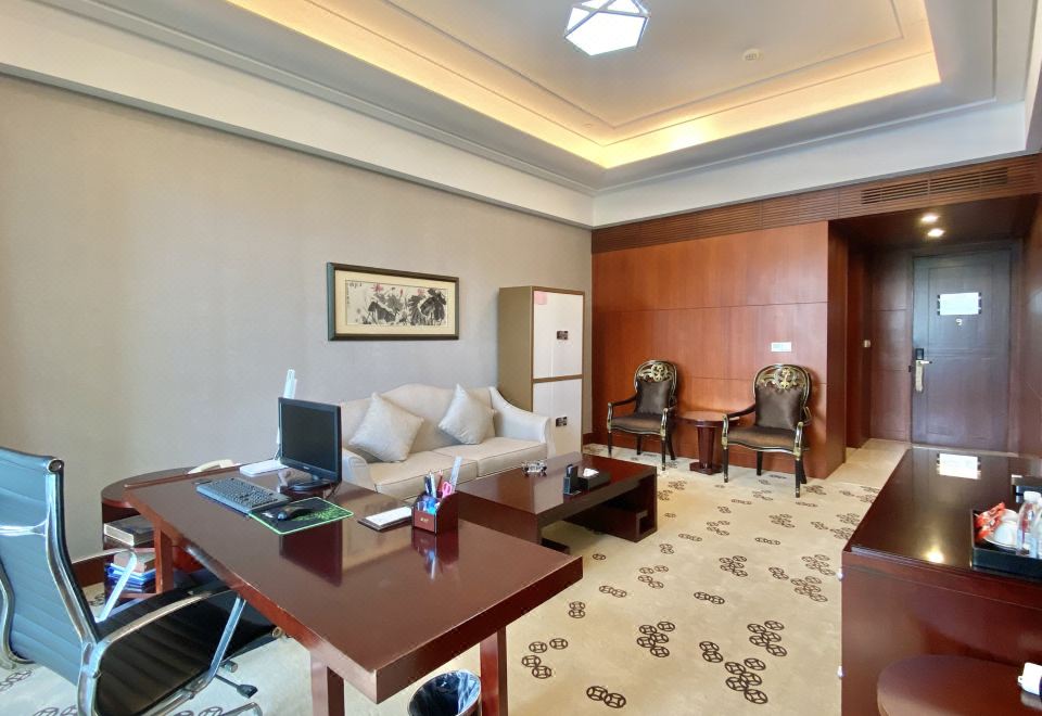 East Lake Hotel WuhanBaihua 2# Lake-View Suite